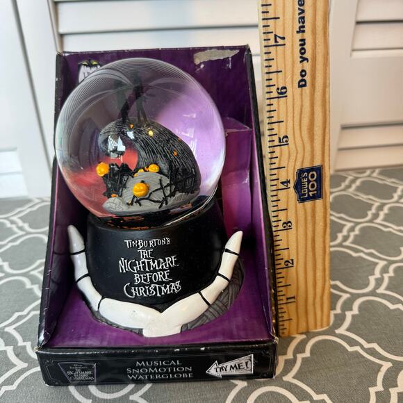 Disney Nightmare Before Christmas Snow Globe Musical This is Halloween New - Picture 6 of 6
